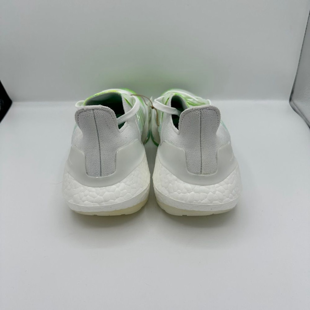 Adidas Ultraboost 22 Womens Size 7.5 White Bliss Blue Yellow GX5926 brand new - Picture 5 of 5